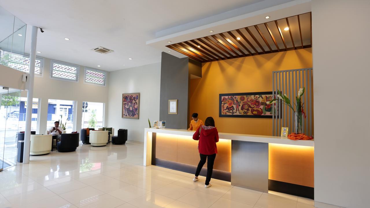 Hotel Quirin Semarang Ngoại thất bức ảnh