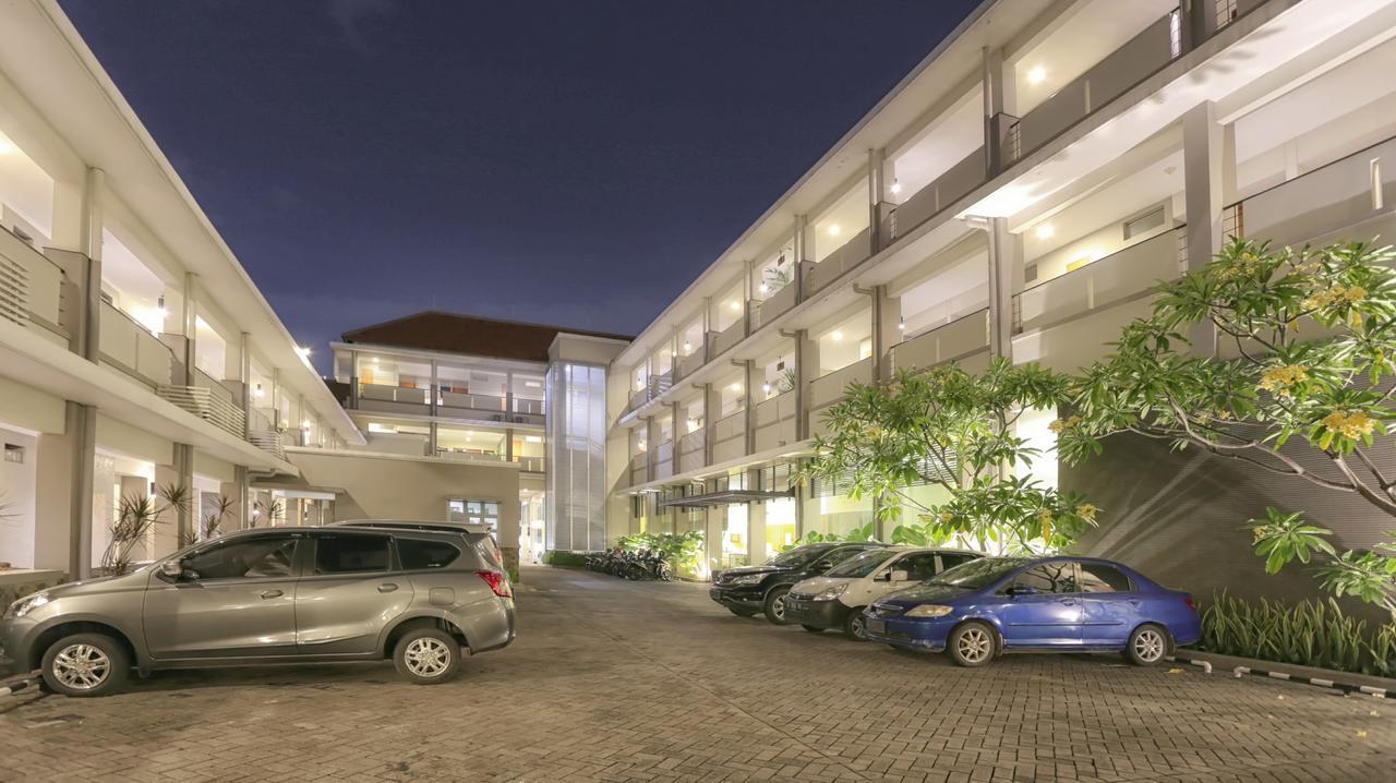 Hotel Quirin Semarang Ngoại thất bức ảnh