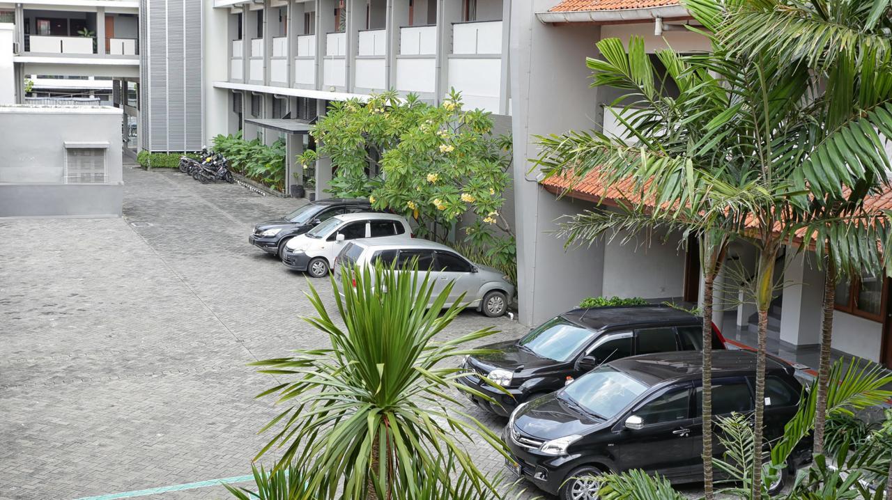 Hotel Quirin Semarang Ngoại thất bức ảnh
