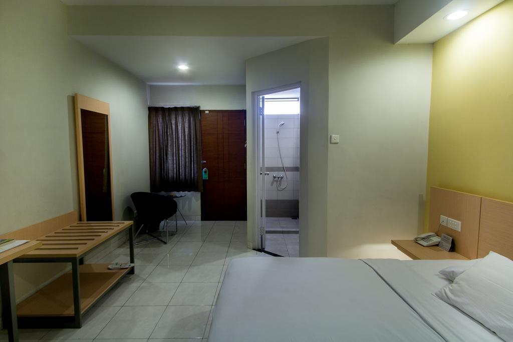 Hotel Quirin Semarang Phòng bức ảnh