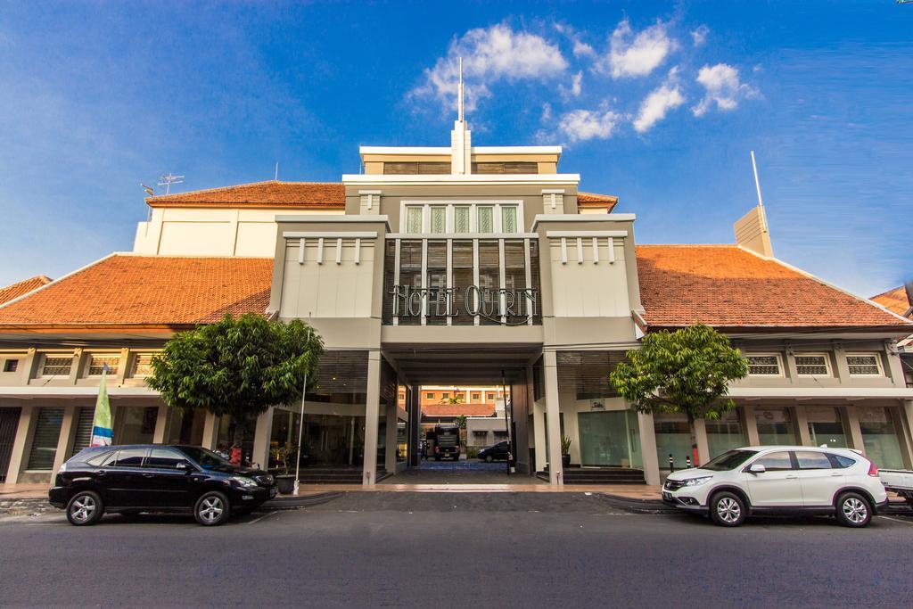 Hotel Quirin Semarang Ngoại thất bức ảnh